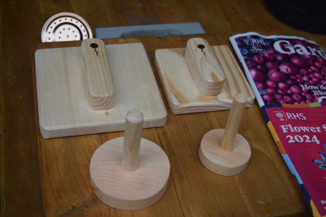 Seed Tray Tampers Set 4 pieces Natural Finish Round pots  Present Greenhouse