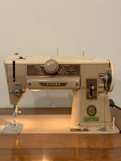 Vintage Singer Sewing Machine Bobbin Case and Bobbin 201 401 413 500  Stylist +