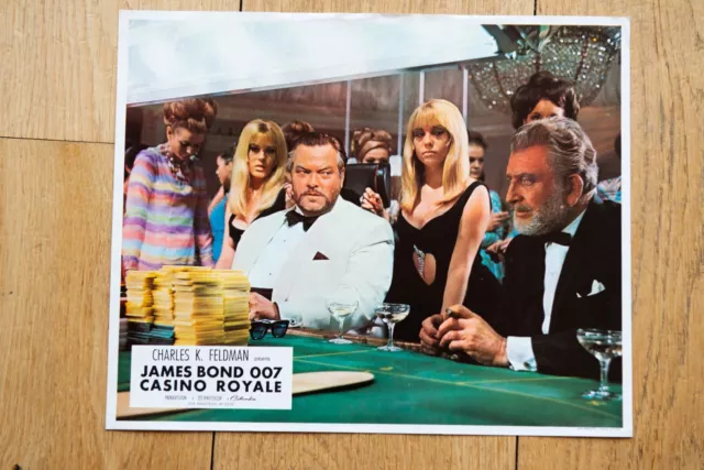 JAMES BOND CASINO ROYALE - 1 photos d'exploitation HUSTON, ANDRESS, ORSON WELLES