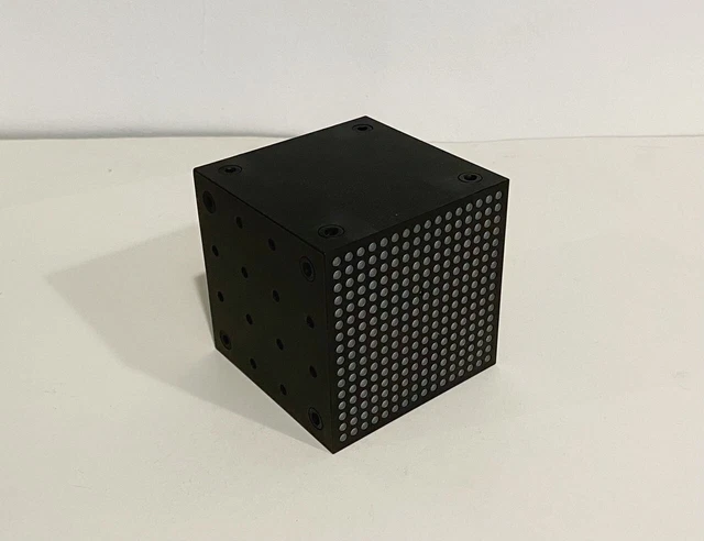 889978_8