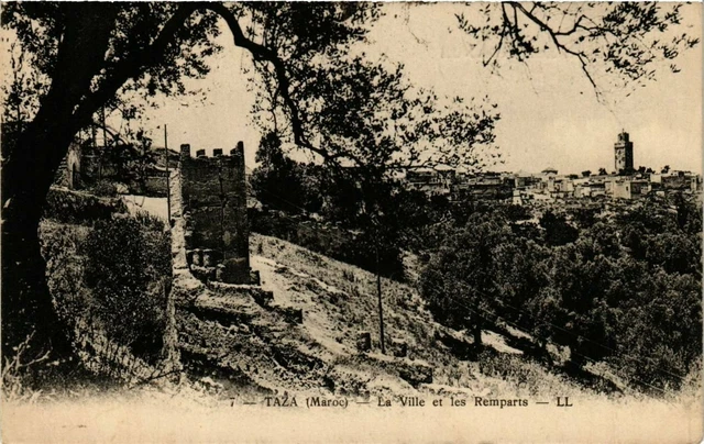 CPA AK MAROC TAZA - La Ville et les Remparts (281086)