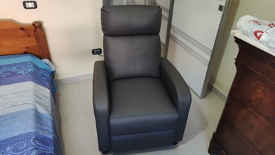 2 poltrone identiche  relax reclinabile microfibra usata Relax N 