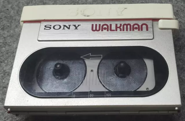 1983 Sony Walkman WM-10 Cassette Player Not Working - AS IS For Parts - Free S&H 1983 Sony Walkman WM-10 Cassette Player Not Working - AS IS For Parts - Free S&H