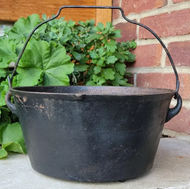 RARE Old Atq Cast Iron Footed Campfire Pot Cauldron Rustic Primitive Decor