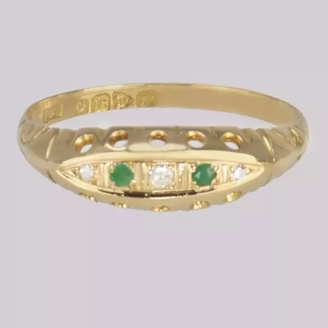 18ct GOLD EMERALD and DIAMOND RING Antique Five Stone Ring Hallmark Chester 1915