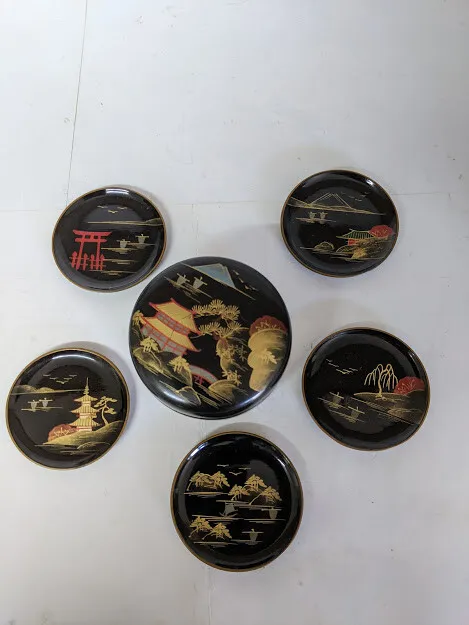 Vintage 1950s Japanese Black Lacquer Wooden Round Box with 5 Small Coasters