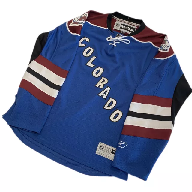 NHL on X: New threads, who dis? 🤩 These @Avalanche #ReverseRetro jerseys  pay tribute to its home state by incorporating colors of the Colorado flag  while reintroducing the original jersey design donned