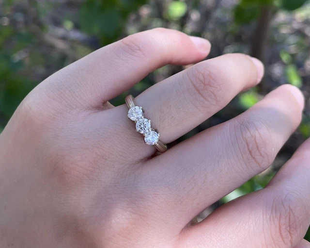 Vintage 18ct White Gold 0.8ct Diamond Trilogy Ring