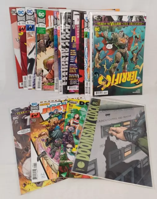 DC Comic Book Random Job Lot Of 32 Modern Comics