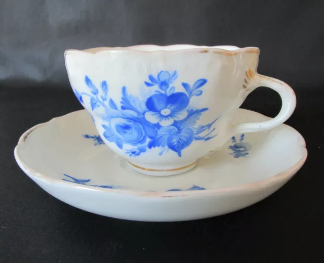 KPM BERLIN - antike Kaffeetasse mit Untertasse blaue Blumen Pfennigmarke