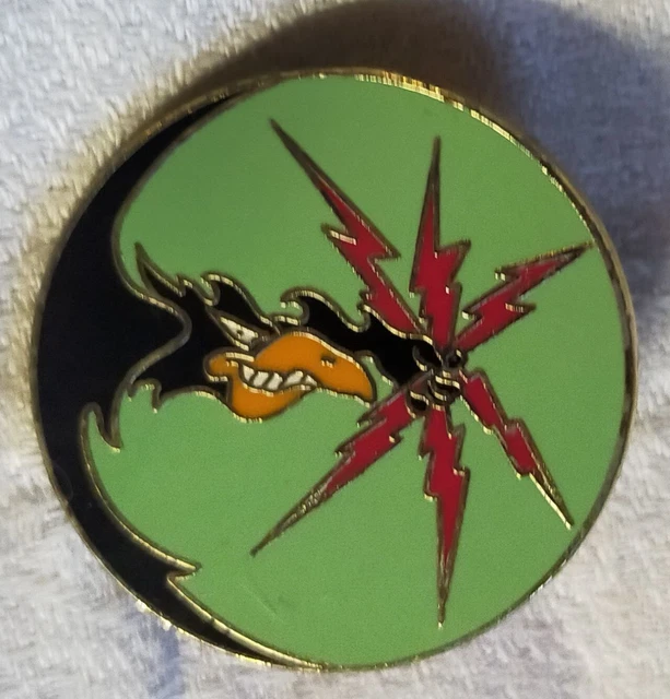 INSIGNE AIR Polygone de guerre électronique 46/351 Chenevières (54