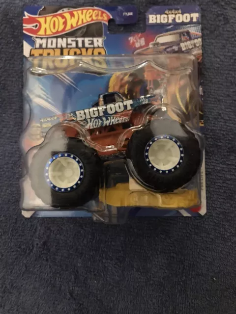 Hot Wheels - 2023 Monster Trucks Monster Trucks Live 5/8 Mega-Wrex  (BBHNW29)