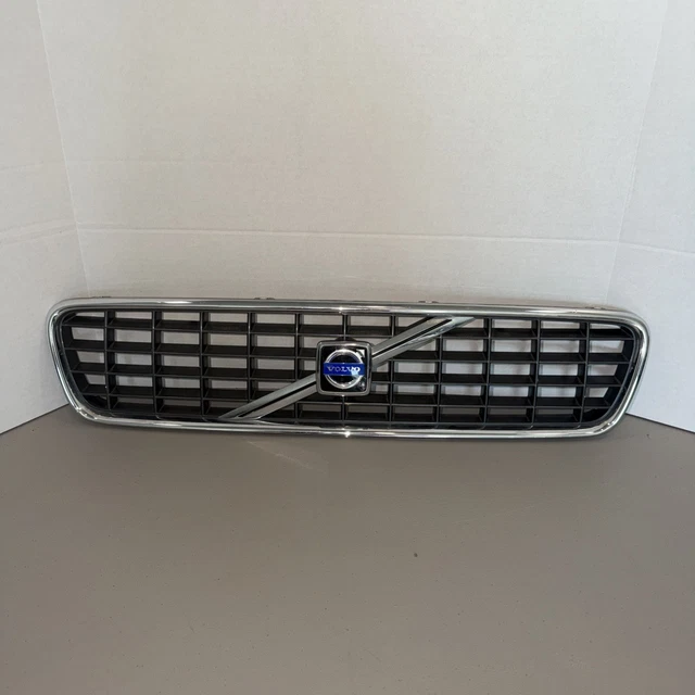 2005 2006 2007 Volvo S40 V50 Front Bumper Upper Chrome Grille OEM 08620116