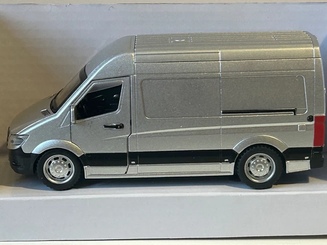 Mercedes-Benz Sprinter Panel Van 1:34-39 model WELLY