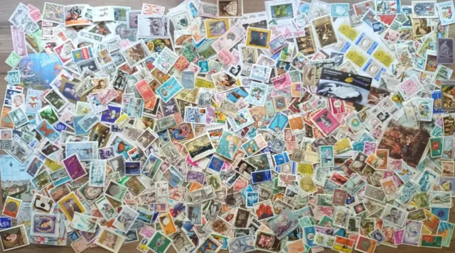 Stock Collection Accumulation Vrac + De 80G De Timbres Monde Neufs / Obliteres