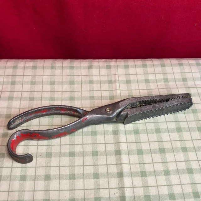 https://www.picclickimg.com/jkoAAOSw1I9lku2C/Dettys-Vintage-Fish-Gripper-Metal-Pliers-Lancaster-PA.webp