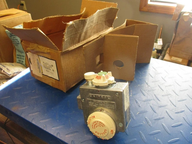 Robertshaw 66-542-213 Natural Gas Heater Control 1/2 Psi #227825T Nib