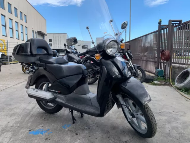 scooter aprilia scarabeo 150
