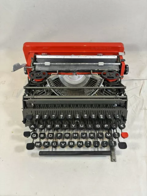 Machine à écrire Olivetti Valentine Rouge typewriter Pour Pièces