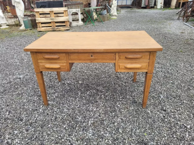 Ancien Bureau Plat En Chêne Avec Tiroirs