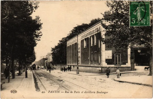 CPA PANTIN Rue de Paris et Distillerie Boulanger (1353185)