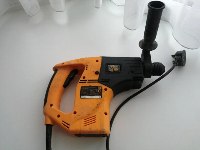 Image of AEG PN 3000 X2 rotary hammer on Amazon website