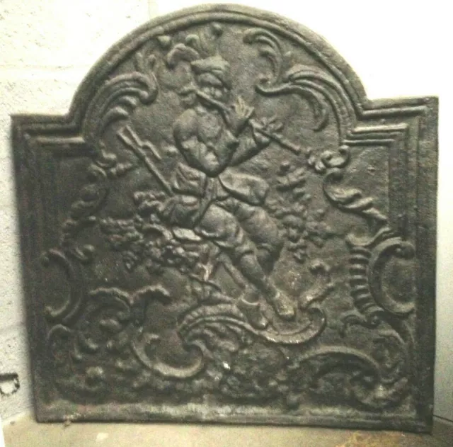 plaque de cheminée en fonte de fer décor d' angelots XIX siècle