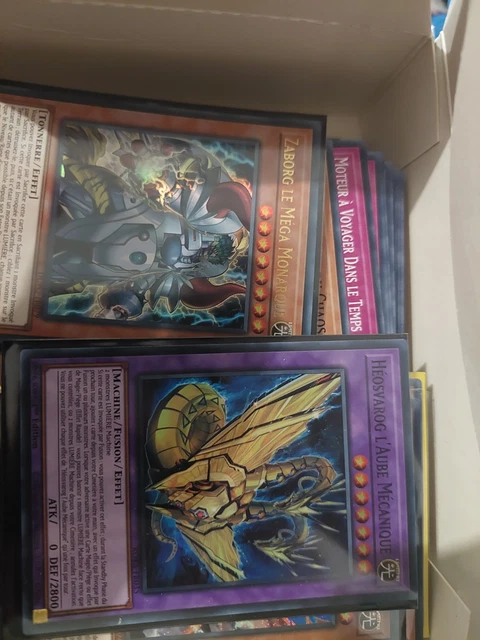 Lot 100 Cartes Yu-Gi-Oh! - 85 Communes, 10 Rares, 5 Holo + 1 Booster Aléatoire + Toploader