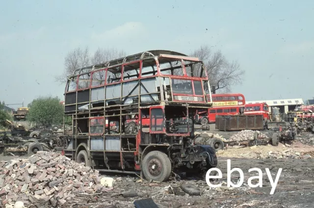 2 ORIGINAL 35mm BUS SLIDE LONDON TRANSPORT RT1987 IN SCRAPYARD 10/5/80