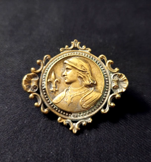 Broche Vintage En Vermeil (argent Sterling) - Clé Gothique Ajourée Avec 3 Croix - Marque MMA