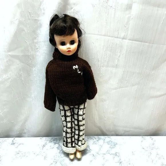 Vintage ideas miss Revlon dark haired 17 in doll blinking eyes have knit 70’s