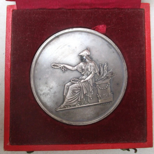Médaille République Française offert par les SENATEURS Hte MARNE - A. Bertrand