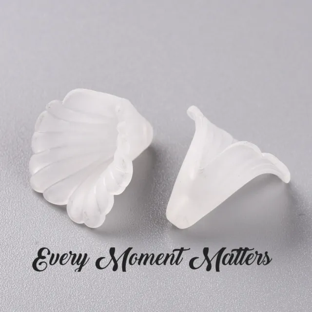 25 x WHITE FROSTED LUCITE ACRYLIC LILY FLOWER BEADS GUARDIAN ANGEL 18x20mm WHITE