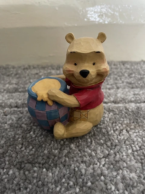 Figurine de collection Beast Kingdom Disney Winnie L'Ourson et son ballon (19cm