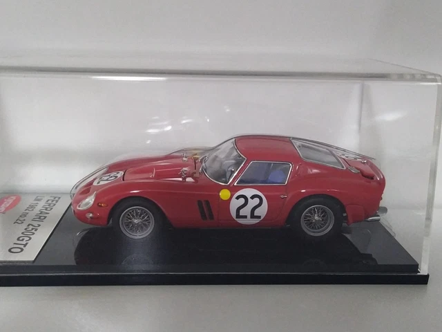 Ferrar 250 GTO #19 Perre Noblet - Jean Guchet 2nd Place 24 Hours of Le Mans (1962) 1/18