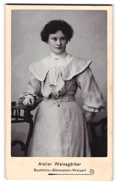 Fotografie Atelier Weissgärber, Buchholz, Portrait junge Dame im modischen Klei