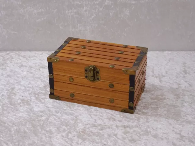Holz Kästchen Schatulle Box Vintage-Stil - Handgefertigt - Schatzkisten-Design
