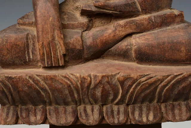 18th Century, Shan, Antique Burmese Wooden Seated Buddha 4