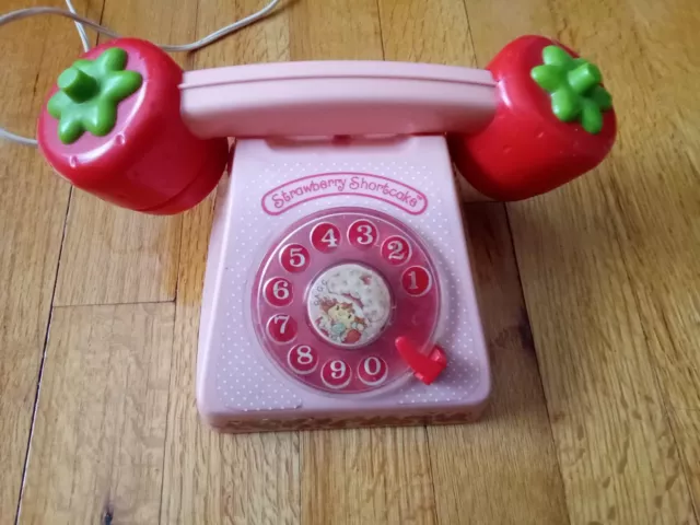 Vintage 1980's Strawberry Shortcake Pair of Play Telephones 2