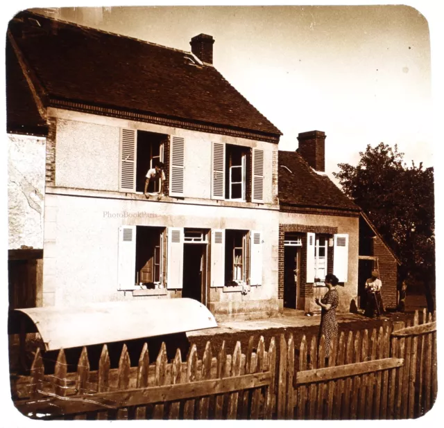 FRANCE Family House c1930 Photo Stereo Glass Plate Vintage 