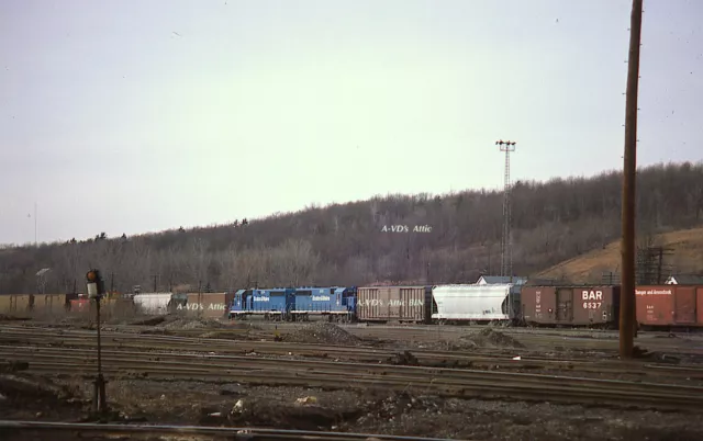 BIN Orig slide B&M Boston Maine EMD GP40-2  304 300  Mechanicville NY 1979