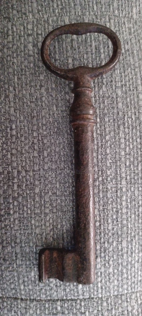 LARGE ANTIQUE WROUGHT IRON SKELETON KEY Aprox. 5ib. #2