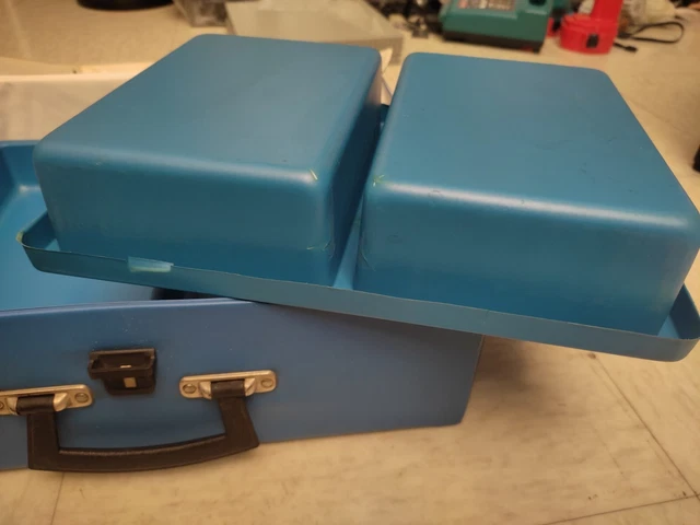 BIG JIM MATTEL VALISE / MALETTE DE TRANSPORTS PLEINE D