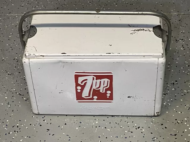 Vintage 1950s Embossed White 7up Metal Drink Cooler Picnic Basket Great Patina