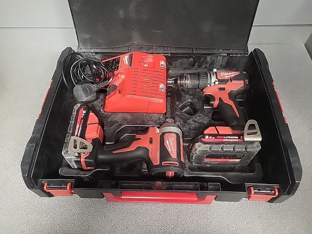 Milwaukee M18CBLPP2F-502C Compact Brushless Combi And Impact Driver Twin Kit 2 X 5.0Ah