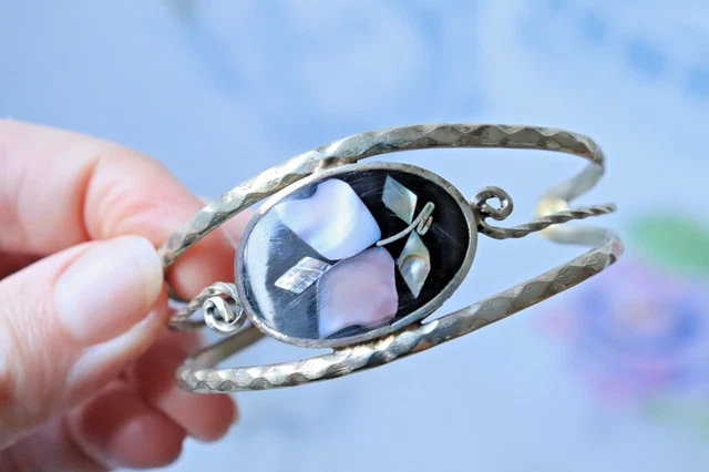 Bracelet Ancien Argent Sterling Siam - Poinçon, Décor De Divinités Et Fleurs, Occasion