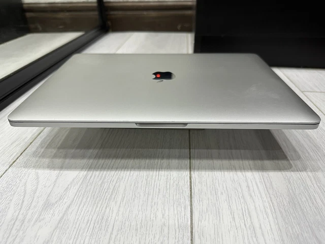 Apple MacBook Pro Retina 13,3" 2017 - 256 GB SSD 16 GB RAM 3,1 GHz Core i5 - argento 7