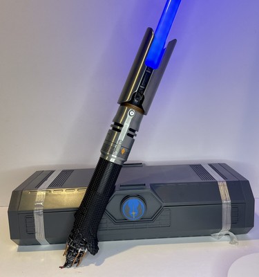 cal kestis lightsaber galaxy edge