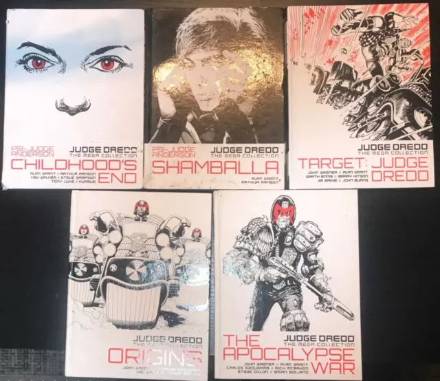 2000AD ft JUDGE DREDD - VARIOUS ANNUALS / GRAPHIC NOVELS X 5 - READERS COPIES