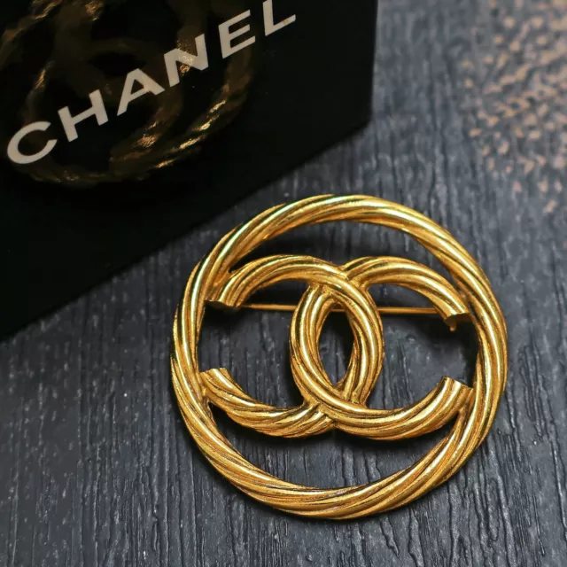 CHANEL Gold Plated CC Logos Round Vintage Pin Brooch #9151a Rise-on